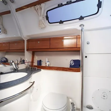Hotel na wodzie Boat In Arona