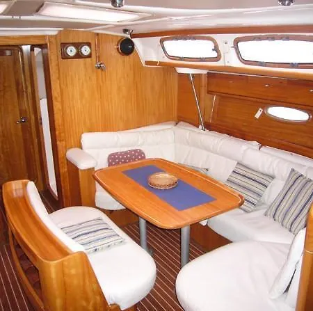 Hotel na wodzie Boat In Arona