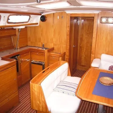 Boat In Arona Hotel na wodzie *
